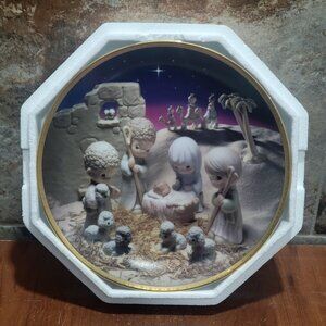 Precious Moments Decorative Plate Hamilton Unto Us A Child Is Born 1994